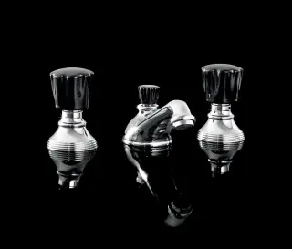 Devon&Devon Black Morris Смеситель для раковины на 3 отв., ручки черные, цвет: хром DDMRBL300CR