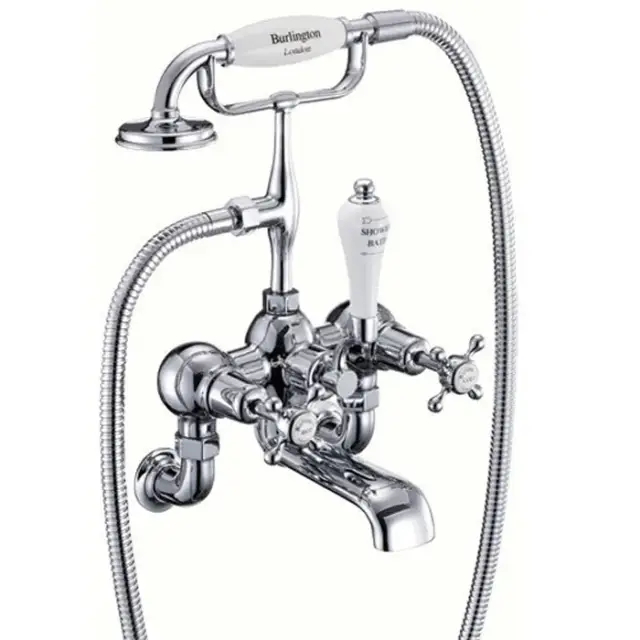 Burlington Claremont Смеситель для ванны с ручным душем и держателем, цвет: хром/белый глянец CL17A-QT